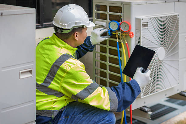 Professional Hvac technician working in Everest, KS